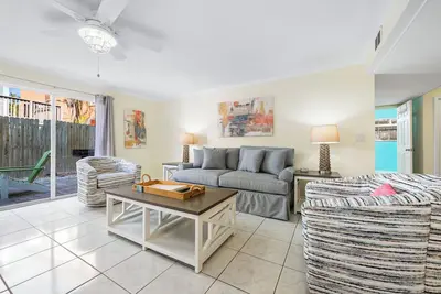 Image de Vivre le rêve dans cette belle 2 chambres / 2 salles de bain en face de Siesta Key Beach! !