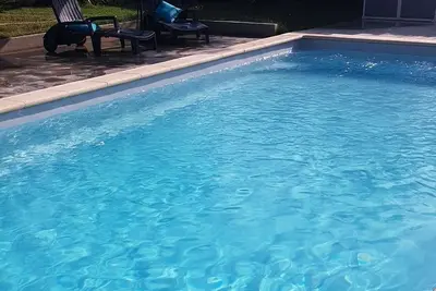 Image de Studio  dans villa avec jardin et piscine