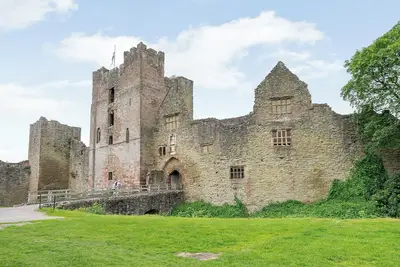 Image de 2 chambres logement dans Ludlow