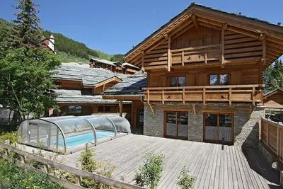 Image de A 200m du télésiège! Chalet montagnard avec sauna + piscine couverte