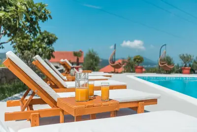 Image de Villa Mina avec piscine privée à Kotor