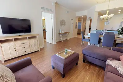 Image de Luxueux et spacieux, 3 chambres et 2 salles de bains, condo à la Réunion, près de Disney. Wifi gratuit