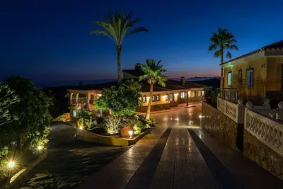 Image de Villa-Vista-Mar avec appartement et maison d'hôtes