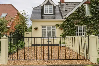 Image de Beau Annexe, les animaux de compagnie, avec un jardin Ă Ringwood, Ref 23229