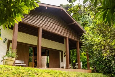 Image de Excellente Maison, Jardin, FORÊT Et Cascades À L’INTÉRIEUR De La PROPRIÉTÉ.