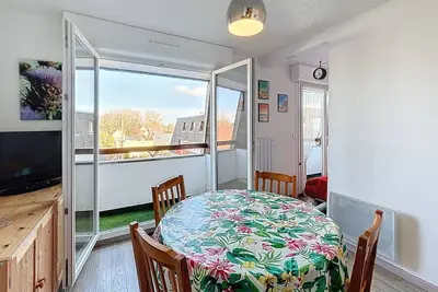Image de Charmant Studio Cabine 4 Pers, Balcons, Parking Privé, à 300m de la Plage de Merville-Franceville