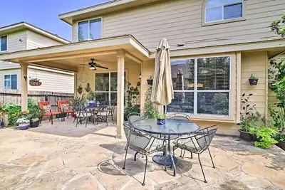Image de Nouveau! Accueil avec patio, minutes pour SeaWorld + Lackland Afb!