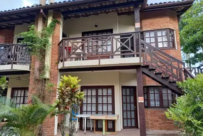 Image de 2 chambres 1 suite, 2 salles de bains, un pâté de maisons de la plage.