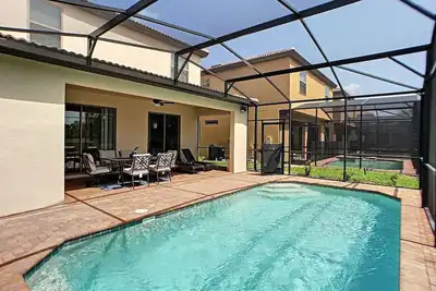 Image de Rainbow Garden - Grande maison avec salle à thème près de Disney, Kissimmee