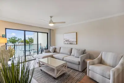 Image de Land's End # 204 building 4 - Bay View / Résidence fermée / Balcon!