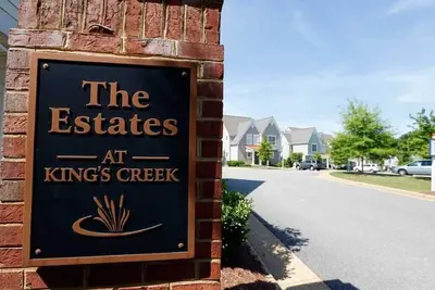 Image de 4 juillet 2020 3br / 3Ba Estates à Kings Creek Plantation