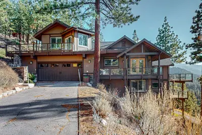 Image de Maison de luxe avec table de billard, sauna et vue imprenable sur le lac - chiens bienvenus!