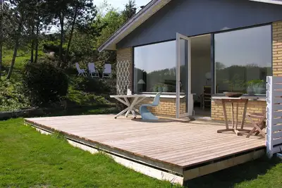 Image de Belle maison dans un cadre magnifique avec une vue magnifique sur le Limfjord.