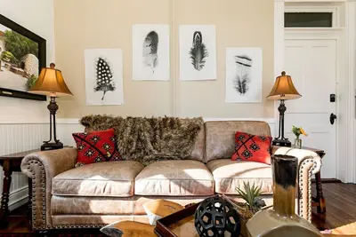 Image de Villas en ville | Sur la rue principale | Luxueux et confortable