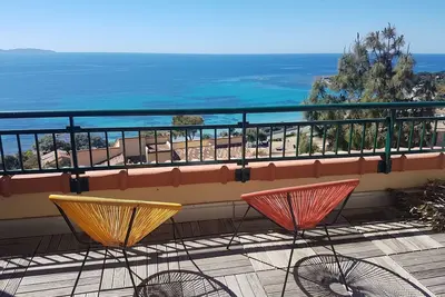 Image de Ajaccio Santa Lina, grande terrasse vue mer sur les ĂŽles Sanguinaires.