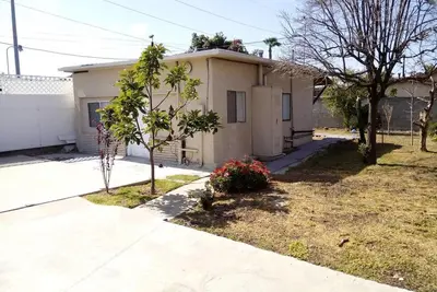Image de Cottage Près de la plage Lax Wifi Freeway Centre commercial Disney Stade Northrop SpaceX