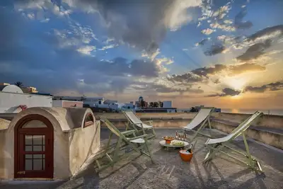 3Arches maison traditionnelle est une oasis de Santorin rêves: