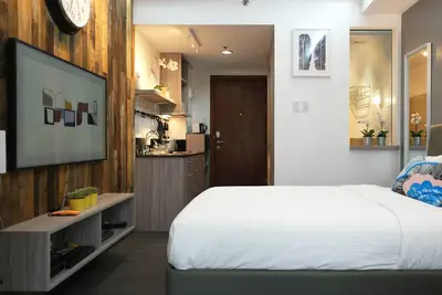 Image de Nouveau! Cozy Shell Residences avec balcon - vue sur la piscine