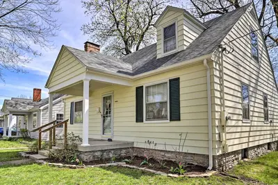 Nouveau! Lexington Home w \/ Backyard Deck - 1. 6 km en direction du Royaume-Uni