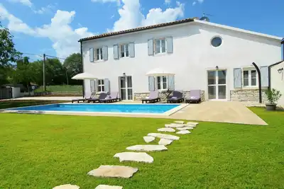 Image de Belle maison de détente dans un village calme