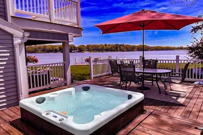 Image de Belle maison au bord du lac ~ Bateau ponton ~ Jacuzzi ~ Ponts expansifs