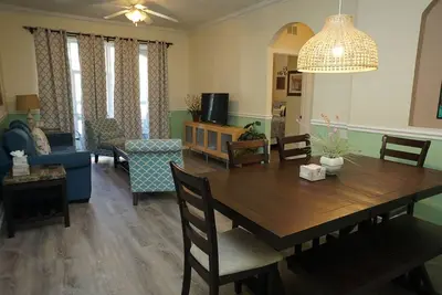 Image de Premier ÉTAGE Windsor Hills Condo 3 Chambres 101