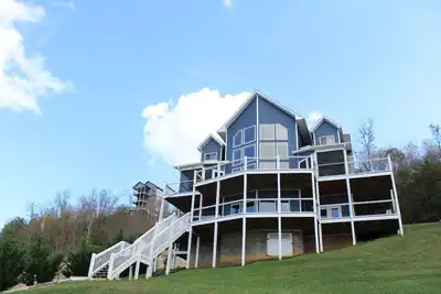 Image de Tout neuf sur le lac Douglas *** à seulement quelques minutes de Toutes les attractions