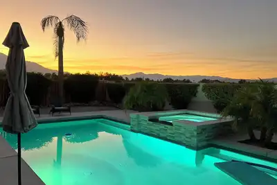 Image de Belle piscine maison dans la région de Palm Springs. Notre maison vaca est votre maison vaca 🌵😎