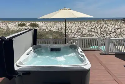 Image de Ocean Front Beach House avec vue. 3br, 2Bath, 8 couchages, A \/ C, WiFi, 8 badges
