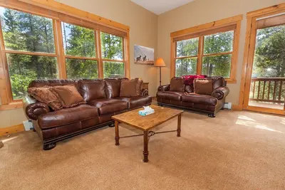 Image de 2 Master Suites, lit King, cuisine mise à jour, buanderie privée, Wifi gratuit