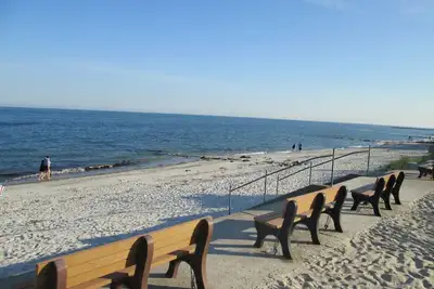 Image de Seaview Ave Cottage Grand jardin privé, rénové en 2014, à 10 minutes à pied des plages