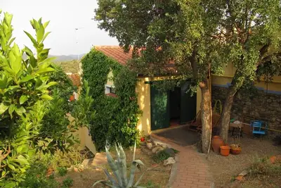 Image de Charmante petite maison dans un village pittoresque - 20 minutes en voiture de la plage
