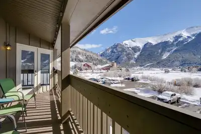 Image de Nouveau! Resort Ski Condo sur le parcours de golf Copper Creek!