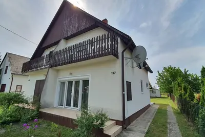 Image de Maison de vacances avec terrasse et barbecue