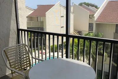 Image de Condo moderne équipé au bord de la piscine sur Siesta Key