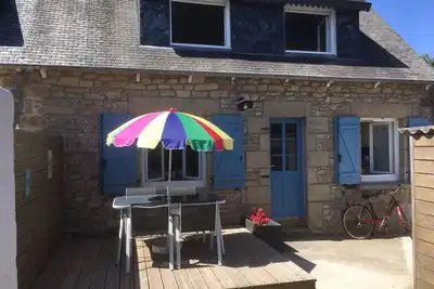 Image de Petite maison de pêcheur à Paimpol au bord de l'eau.