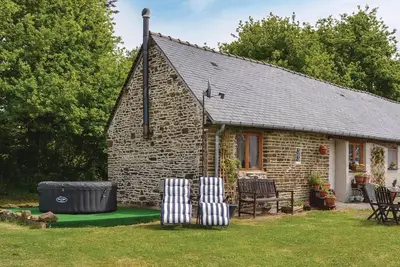 Image de Gorgeous home in Fougerolles Du Plessis
