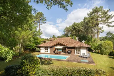 Image de Villa sur 1500m2 propriété avec piscine chauffée