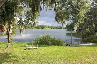 Image de Face au lac 2 lits 1. 5 maison d'hôtes de bain privée