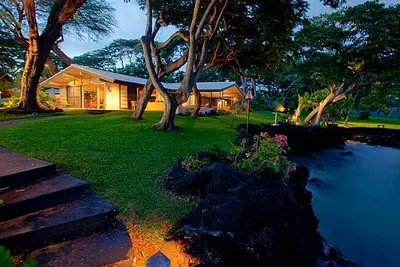 Image de 'Hale Kai' - Ocean Front Retreat - Court de tennis privé et piscine