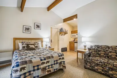 Image de Studio 2 pièces Deluxe au 2ème étage avec piscine chauffée