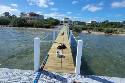 Image de Acreage Multi-Million Dollar Beach Mansion w \/ Pool & Billiards