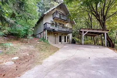 Image de Dog friendly retraite avec vue sur la montagne, dispose d'un bain à remous privé