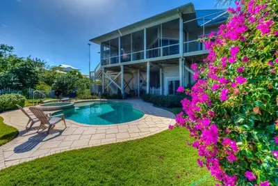Image de Maison de luxe avec piscine 4 Plus avec quai privé à Kettle Harbor!