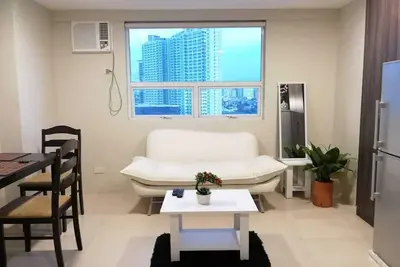 Image de Frais Nouveau spacieux Loft 1 Br Ă Quezon City
