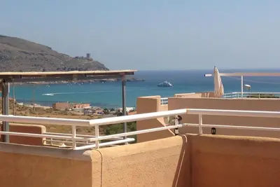 Image de Az02 Appartement avec terrasse sur le toit, 2 chambres, 1 salle de bain, très proche de la plage