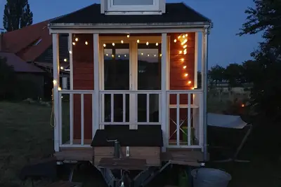 Image de Vacances à Tiny House. Éteignez et collectez des ressources sur 17 m²
