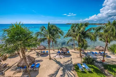 Image de Superbes vues des Caraïbes et Clean Beach! Proche des restaurants.