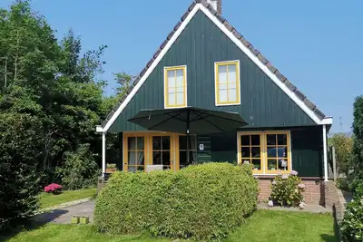 Image de Maison de vacances confortable à Oudesluis Nh. à droite sur le canal avec quai (WiFi)