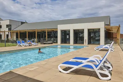 Image de Retraite sur le terrain de golf avec piscine Ă Barwon Heads